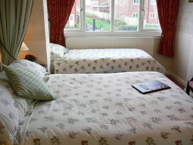 Moonraker House Hotel Stratford-upon-Avon Room photo