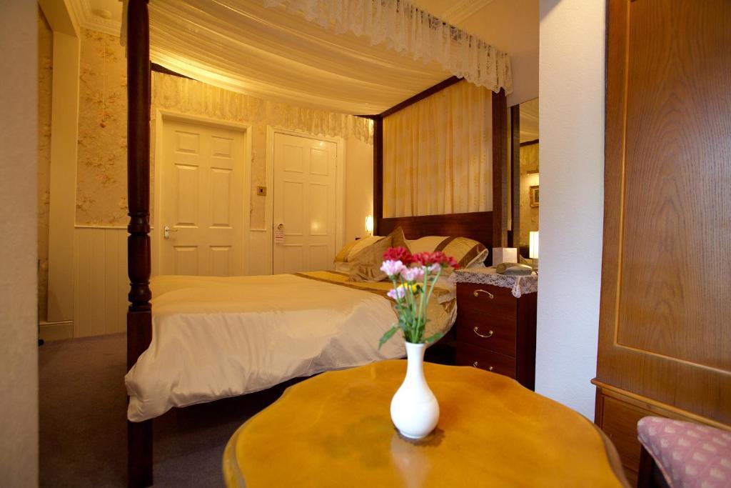 Moonraker House Hotel Stratford-upon-Avon Room photo