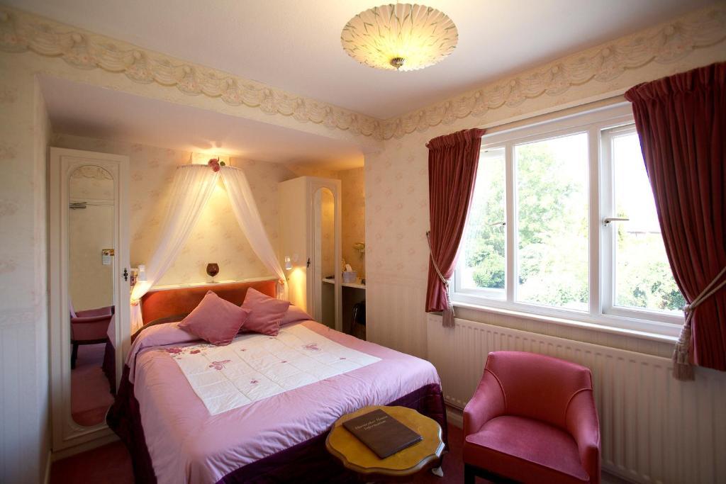 Moonraker House Hotel Stratford-upon-Avon Room photo